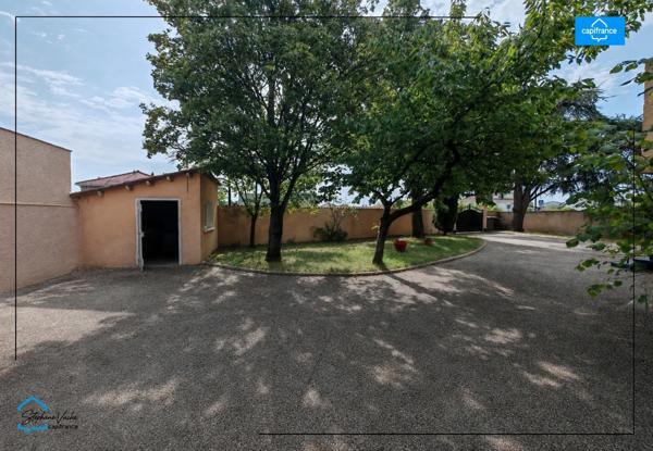 Maison de caractere 140m2, piscine , dependance attenante de 65 m², terrain 1000m2