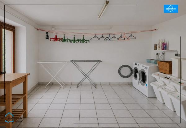 Maison de caractere 140m2, piscine , dependance attenante de 65 m², terrain 1000m2