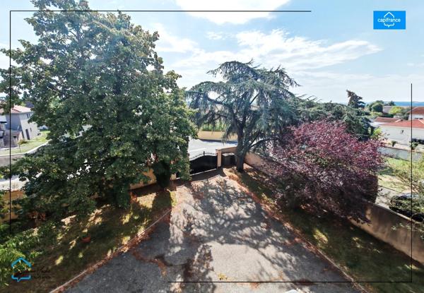 Maison de caractere 140m2, piscine , dependance attenante de 65 m², terrain 1000m2