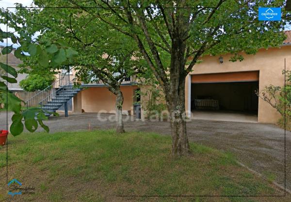 Maison de caractere 140m2, piscine , dependance attenante de 65 m², terrain 1000m2