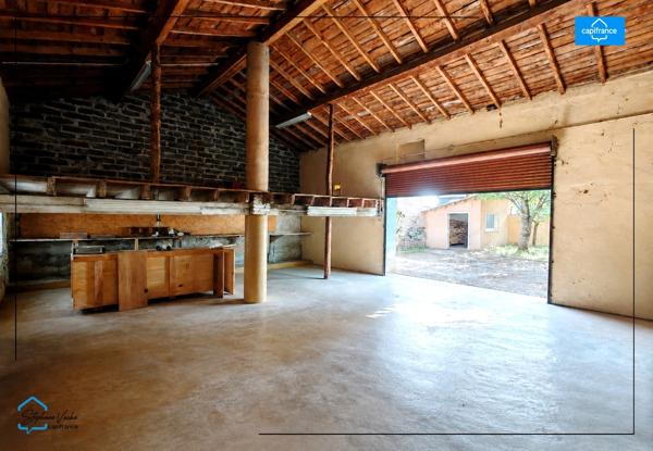 Maison de caractere 140m2, piscine , dependance attenante de 65 m², terrain 1000m2