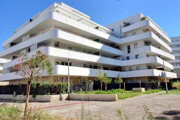 Marseille 10ème : Appartement T3 avec terrasse 28 m² et parking en sous-sol