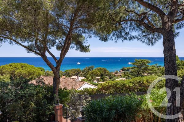 Maison à vendre  9 pièces - 228,71 m 2   STE MAXIME  - 83