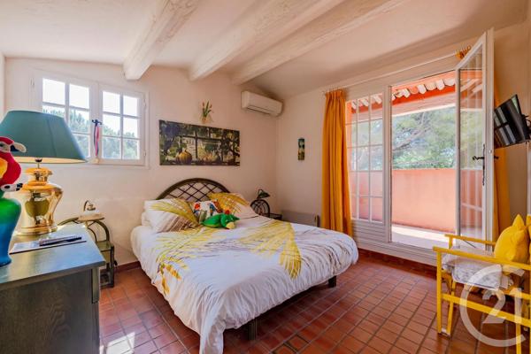 Maison à vendre  9 pièces - 228,71 m 2   STE MAXIME  - 83