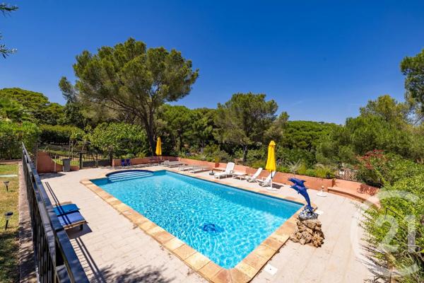 Maison à vendre  9 pièces - 228,71 m 2   STE MAXIME  - 83