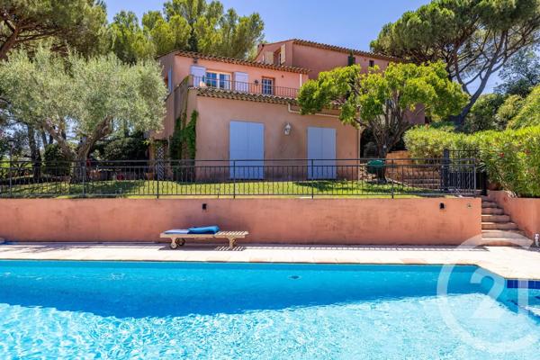 Maison à vendre  9 pièces - 228,71 m 2   STE MAXIME  - 83