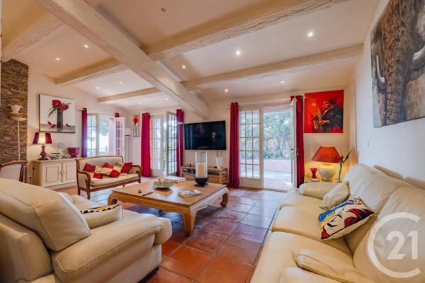Maison à vendre  9 pièces - 228,71 m 2   STE MAXIME  - 83