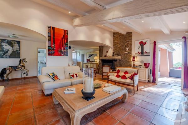Maison à vendre  9 pièces - 228,71 m 2   STE MAXIME  - 83