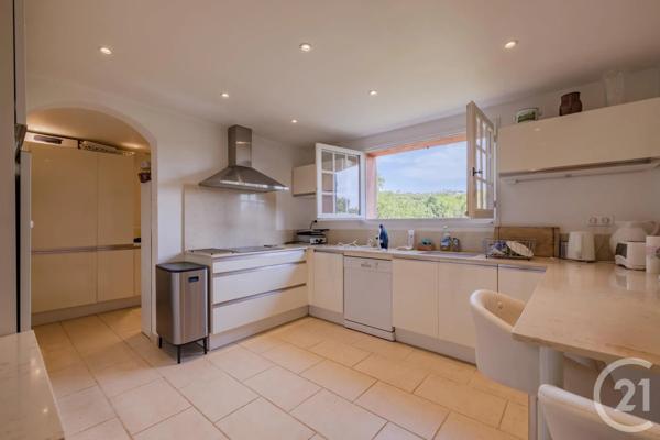 Maison à vendre  9 pièces - 228,71 m 2   STE MAXIME  - 83