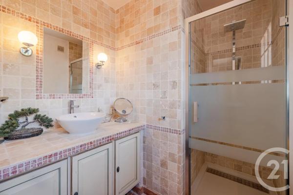 Maison à vendre  9 pièces - 228,71 m 2   STE MAXIME  - 83