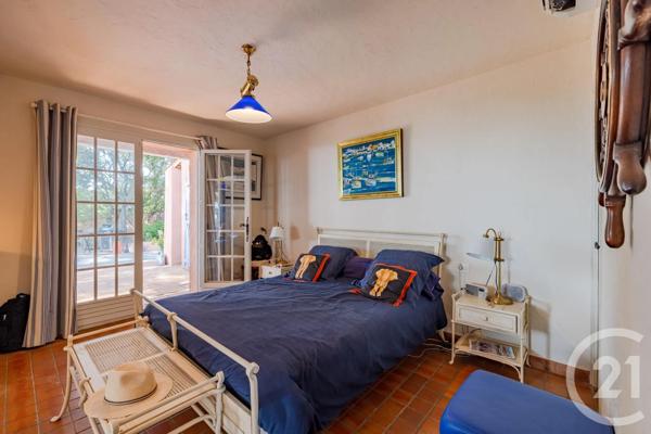 Maison à vendre  9 pièces - 228,71 m 2   STE MAXIME  - 83