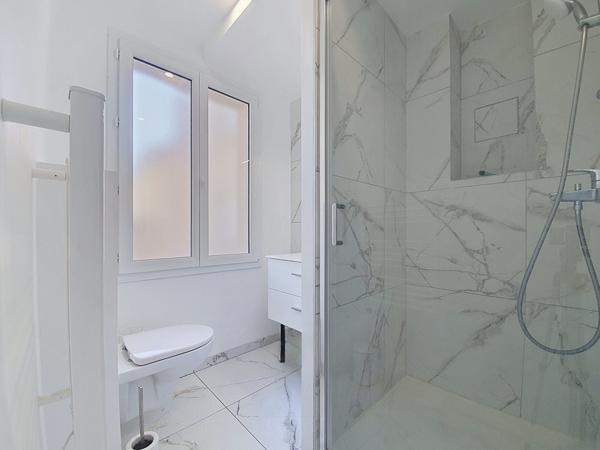 Appartement rénové avec ascenseur, à 50m de la plage