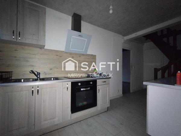 Maison de ville divisée en 2 logements distinct