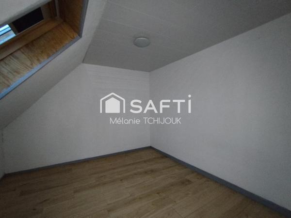 Maison de ville divisée en 2 logements distinct