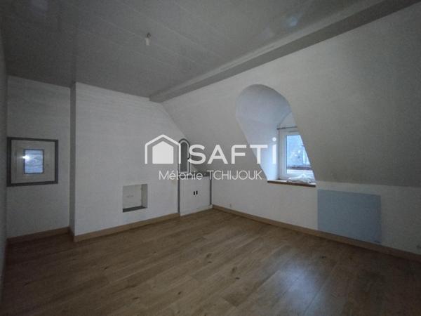 Maison de ville divisée en 2 logements distinct