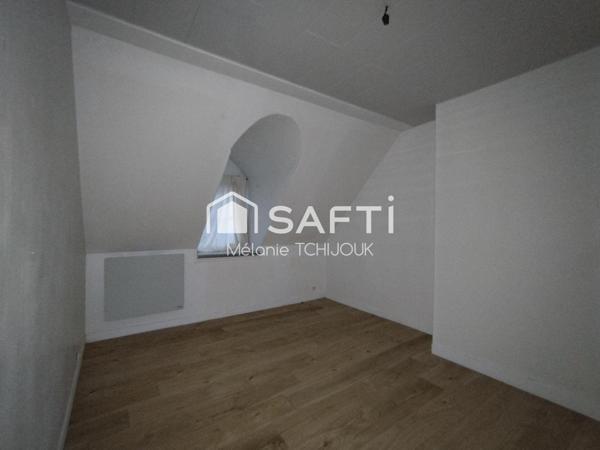 Maison de ville divisée en 2 logements distinct