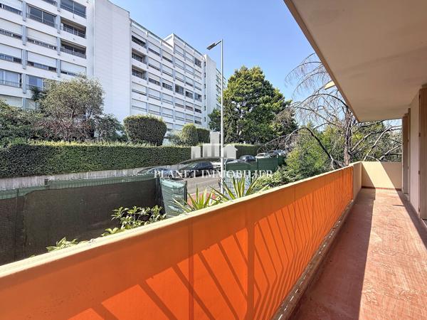 ANTIBES ROI SOLEIL APPARTEMENT 2 PIECES PARKING