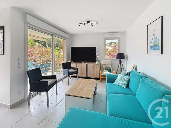 Appartement T3 à vendre  3 pièces - 65,22 m 2   CAVALAIRE SUR MER  - 83