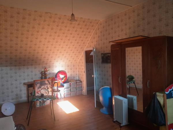 AGREABLE MAISON SUR TERRAIN CLOS 4 CHAMBRES 1 BUREAU 1 GARAGE