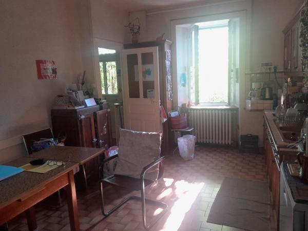 AGREABLE MAISON SUR TERRAIN CLOS 4 CHAMBRES 1 BUREAU 1 GARAGE