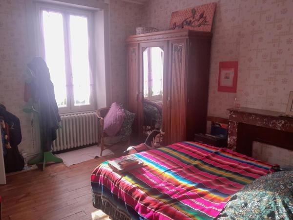 AGREABLE MAISON SUR TERRAIN CLOS 4 CHAMBRES 1 BUREAU 1 GARAGE