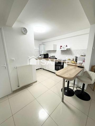 MAISON 3 CHAMBRES JARDIN GARAGE PLACES DE PARKING