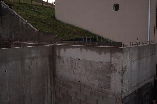 UNIEUX 42240 terrain constructible viabilisé 764m² PC purgé certains travaux déjà réalisés