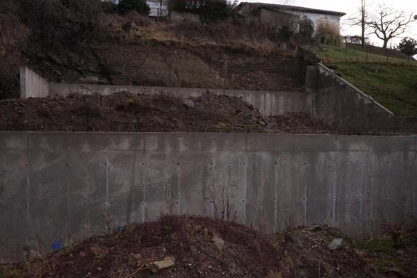 UNIEUX 42240 terrain constructible viabilisé 764m² PC purgé certains travaux déjà réalisés