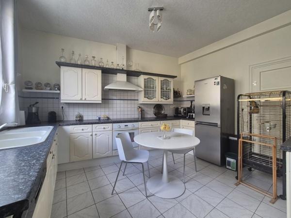 Appartement à vendre |  Néris-les-Bains |  6 pièces | 135 m²