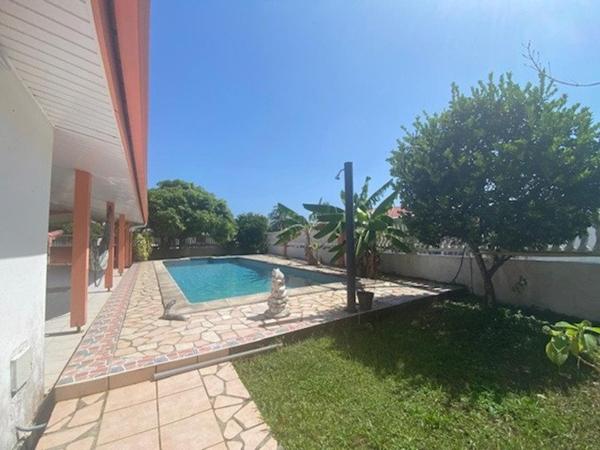 Villa T5 fonctionnelle / Abri VL & Piscine