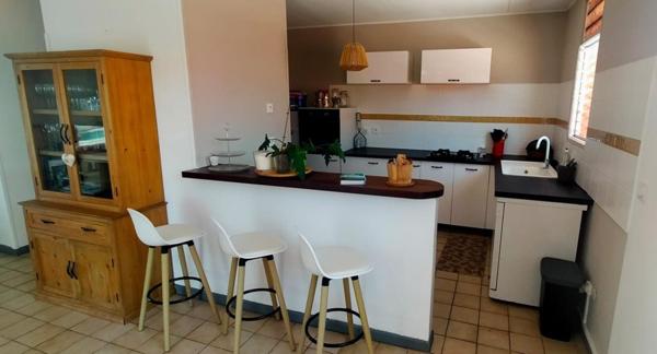 Villa T5 fonctionnelle / Abri VL & Piscine