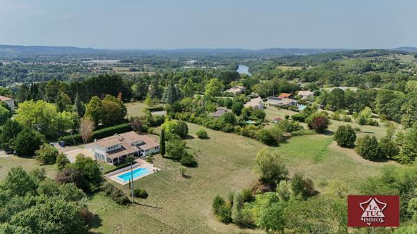 Villa d'exception avec piscine, jacuzzi, double garage et petit étang. Villeneuve-sur-Lot (47300)
