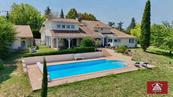 Villa d'exception avec piscine, jacuzzi, double garage et petit étang. Villeneuve-sur-Lot (47300)