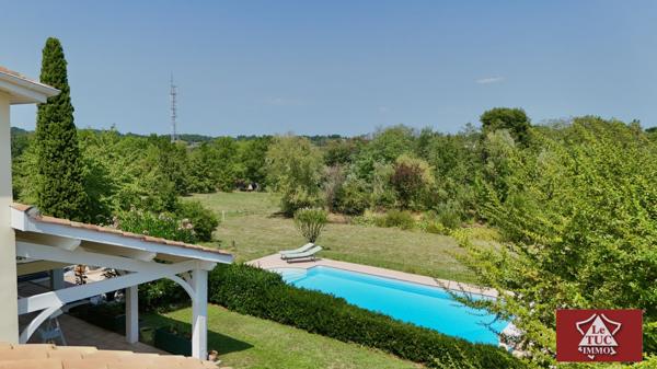 Villa d'exception avec piscine, jacuzzi, double garage et petit étang. Villeneuve-sur-Lot (47300)