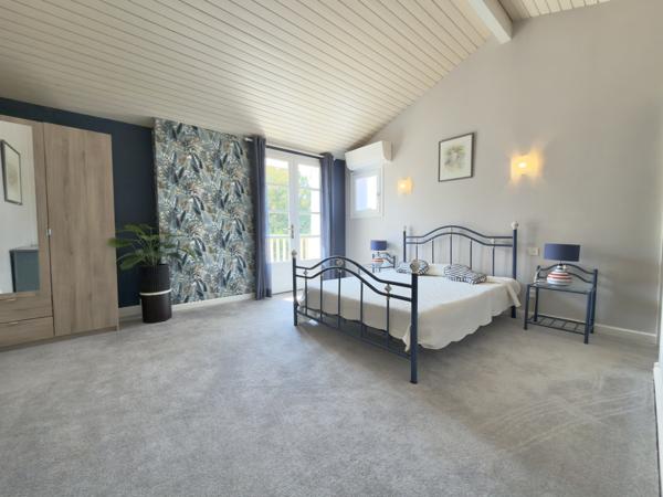 Villa d'exception avec piscine, jacuzzi, double garage et petit étang. Villeneuve-sur-Lot (47300)