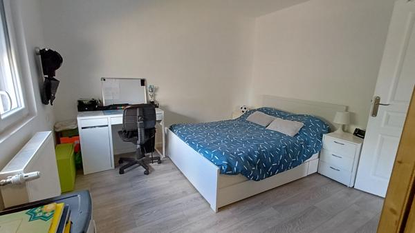 Maison Chenove 7 pièce(s) 142.30 m2