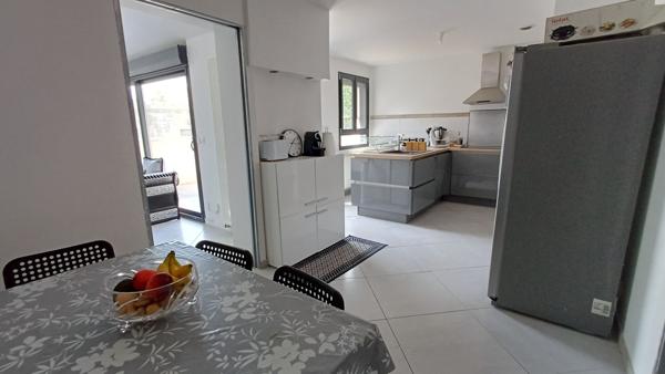 Maison Chenove 7 pièce(s) 142.30 m2