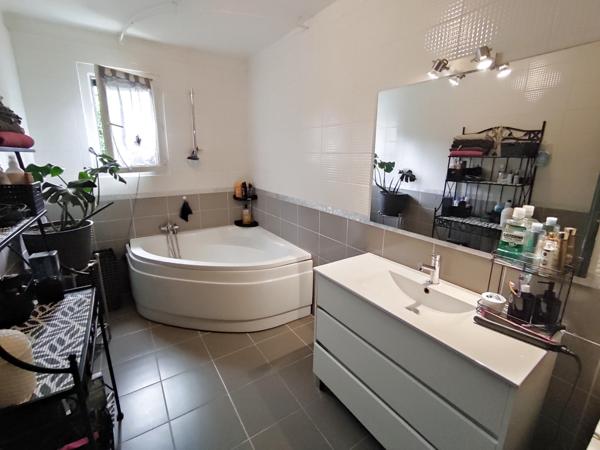 Boisset-et-Gaujac (30140) BOISSET-ET-GAUJAC – VILLA DE PLAIN-PIED 90 M² AVEC GARAGE ET JARDIN ARBORE