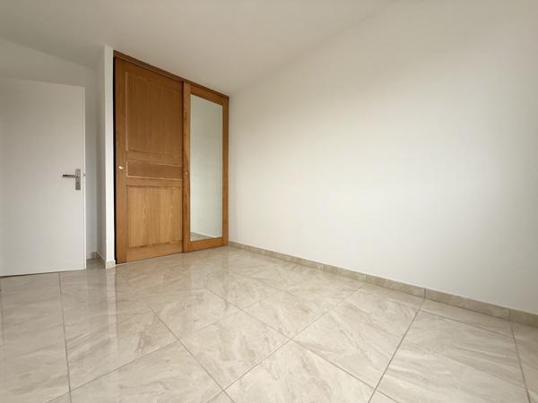 Lodève (34700) Superbe Villa 4 Pièces de 95 m² avec Vue Imprenable à Lodève