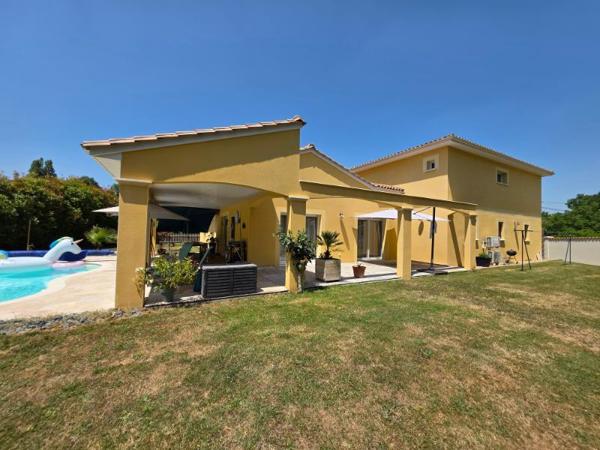 Maison 215 m2 avec piscine, 6 chambres