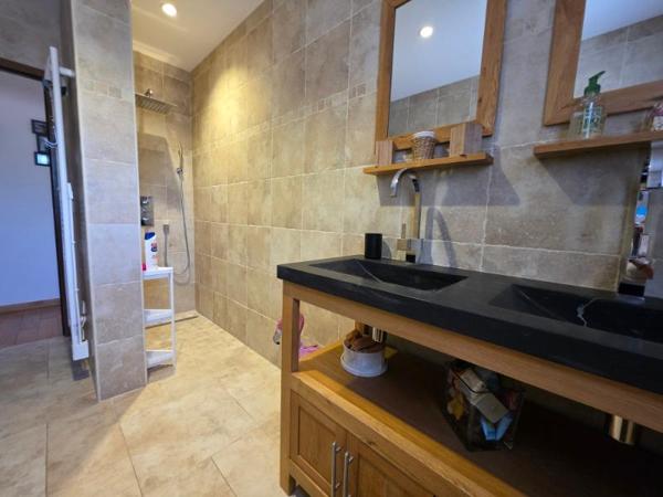 Maison 215 m2 avec piscine, 6 chambres