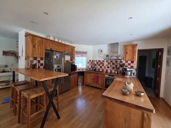 Maison 215 m2 avec piscine, 6 chambres