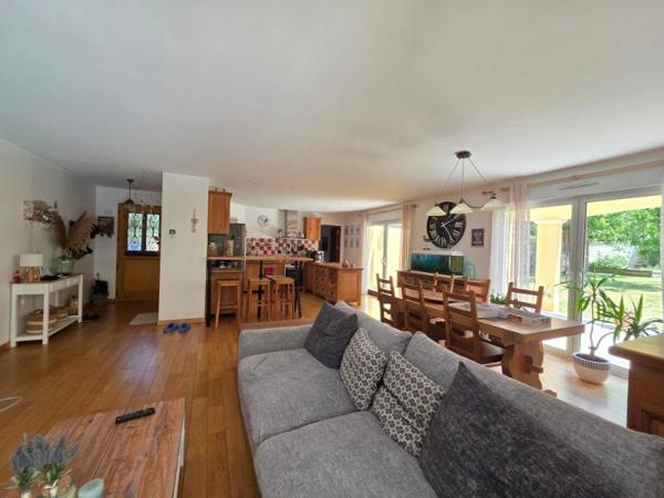 Maison 215 m2 avec piscine, 6 chambres