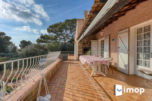 Villa  avec piscine à rénover