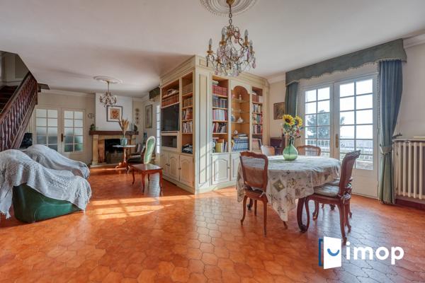 Villa  avec piscine à rénover