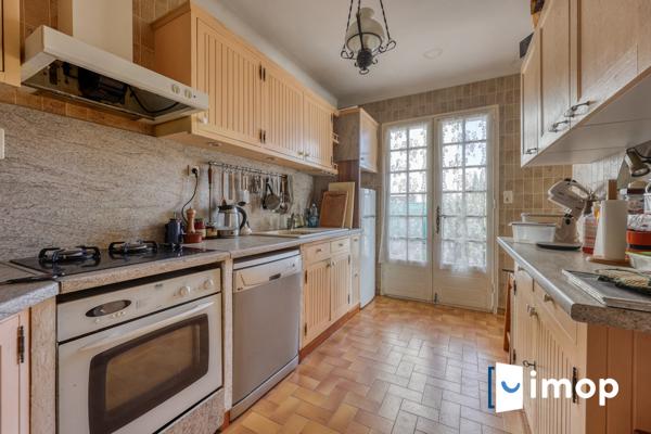 Villa  avec piscine à rénover