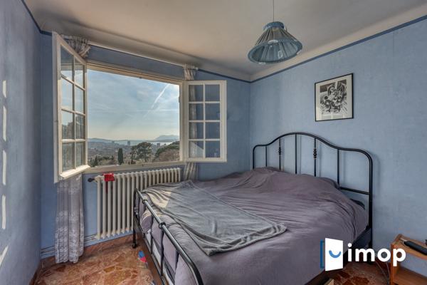Villa  avec piscine à rénover
