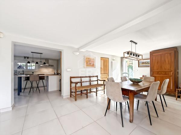 ERA PROVAIX maison Bouc Bel Air 7 pièces 161m2