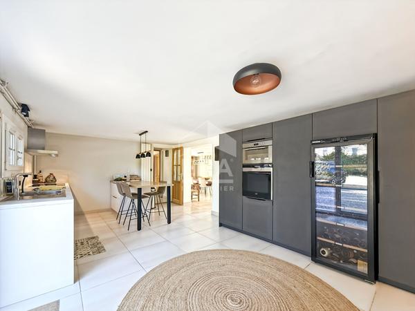 ERA PROVAIX maison Bouc Bel Air 7 pièces 161m2