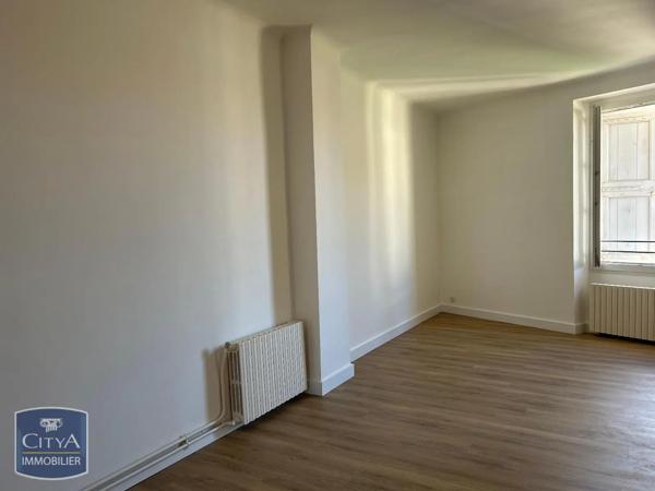 Appartement à louer 4 pièces 100m² Clermont-l'Hérault (34800)
